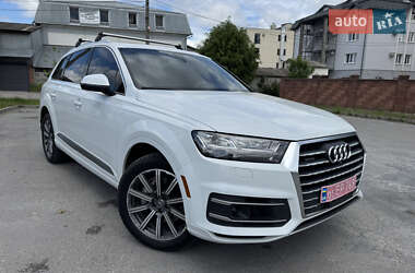 Внедорожник / Кроссовер Audi Q7 2017 в 