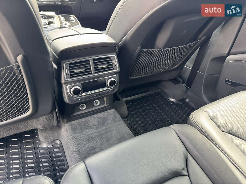 Позашляховик / Кросовер Audi Q7 2017 в Рівному