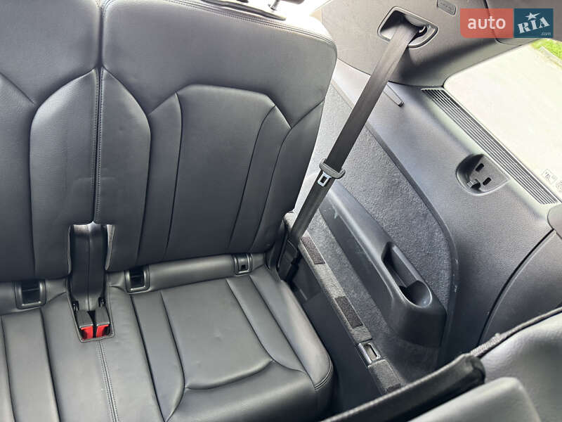 Позашляховик / Кросовер Audi Q7 2017 в Рівному