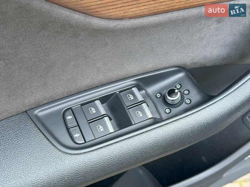 Внедорожник / Кроссовер Audi Q7 2016 в Одессе