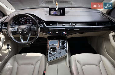 Внедорожник / Кроссовер Audi Q7 2016 в 