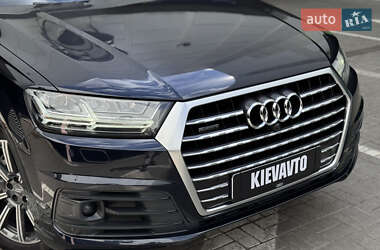Внедорожник / Кроссовер Audi Q7 2016 в 