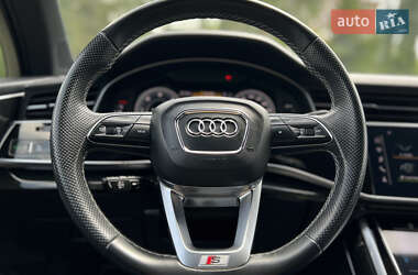 Внедорожник / Кроссовер Audi Q7 2021 в 