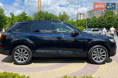 Внедорожник / Кроссовер Audi Q7 2015 в 
