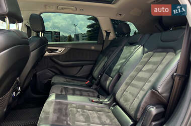 Внедорожник / Кроссовер Audi Q7 2015 в 