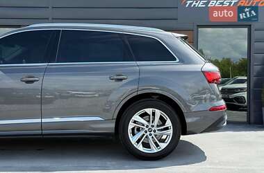 Внедорожник / Кроссовер Audi Q7 2022 в 