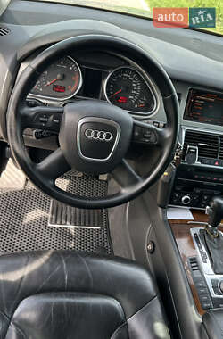 Позашляховик / Кросовер Audi Q7 2007 в 