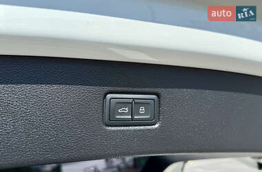 Позашляховик / Кросовер Audi Q7 2020 в 