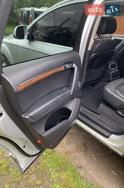 Внедорожник / Кроссовер Audi Q7 2011 в 