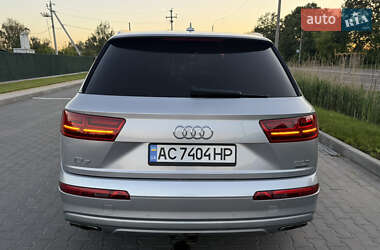 Внедорожник / Кроссовер Audi Q7 2018 в 