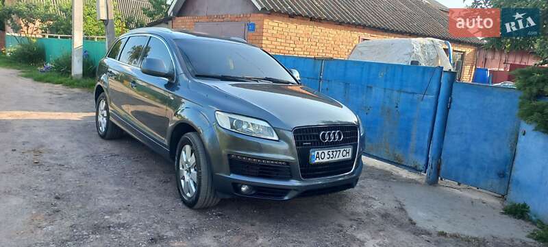 Позашляховик / Кросовер Audi Q7 2007 в 