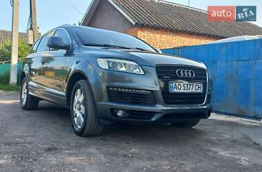 Позашляховик / Кросовер Audi Q7 2007 в 