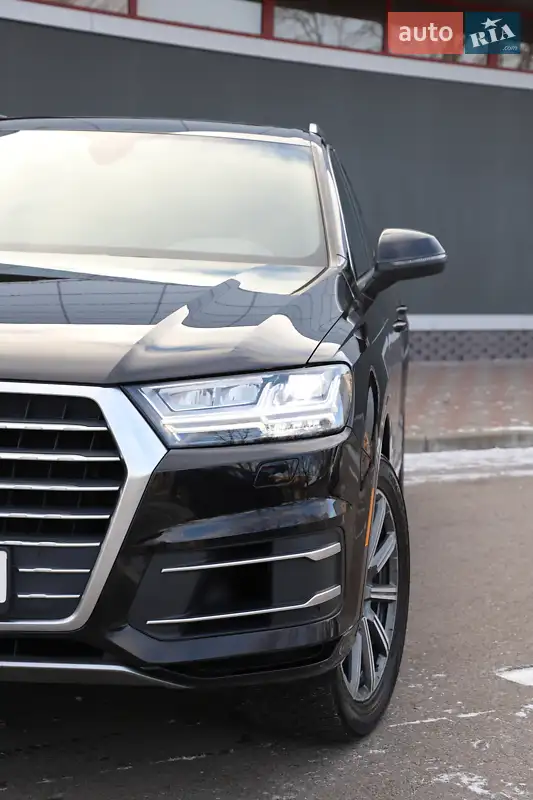 Audi Q7 2017 VIN WA1LAAF75HD058124 фото оголошення 9 з 88