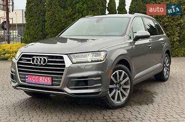 Внедорожник / Кроссовер Audi Q7 2017 в 