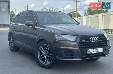 Внедорожник / Кроссовер Audi Q7 2015 в 