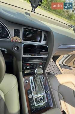 Внедорожник / Кроссовер Audi Q7 2013 в 