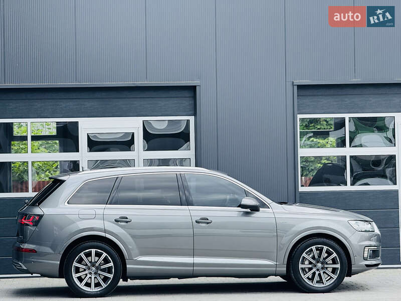 Внедорожник / Кроссовер Audi Q7 2016 в Мукачево