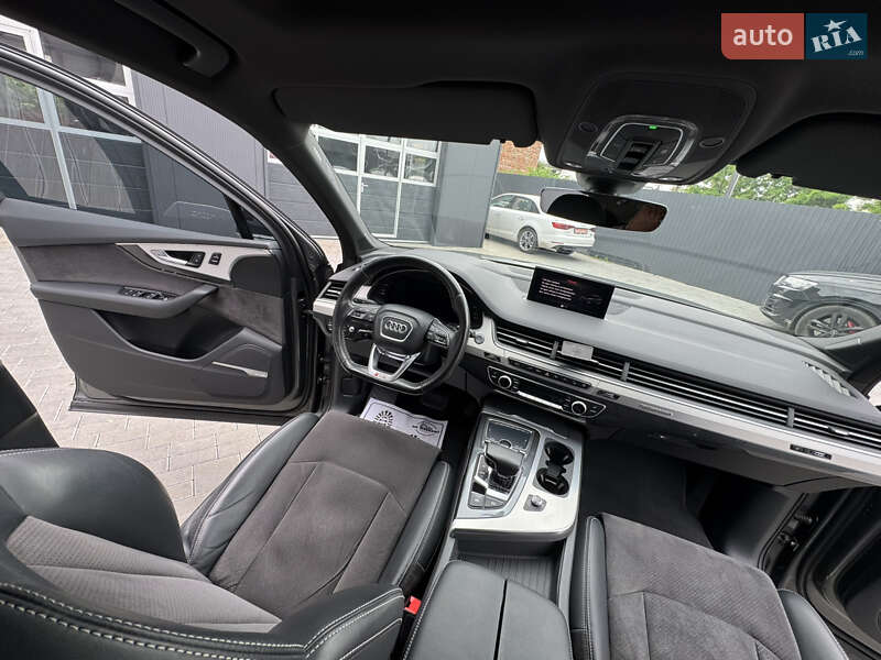Внедорожник / Кроссовер Audi Q7 2016 в Мукачево