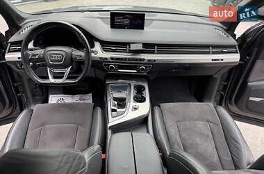 Внедорожник / Кроссовер Audi Q7 2016 в 