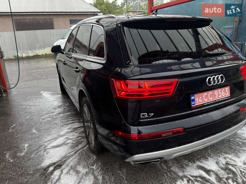 Внедорожник / Кроссовер Audi Q7 2017 в Львове