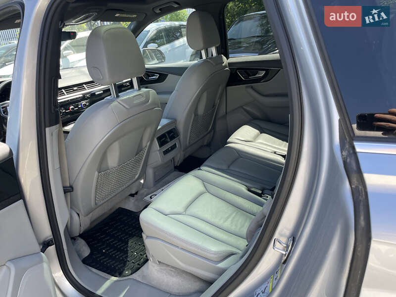 Внедорожник / Кроссовер Audi Q7 2016 в Львове