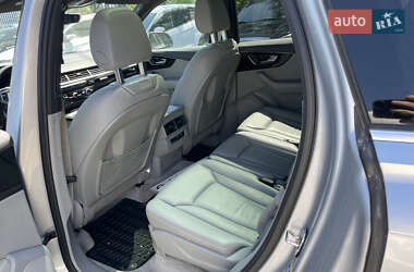 Позашляховик / Кросовер Audi Q7 2016 в 