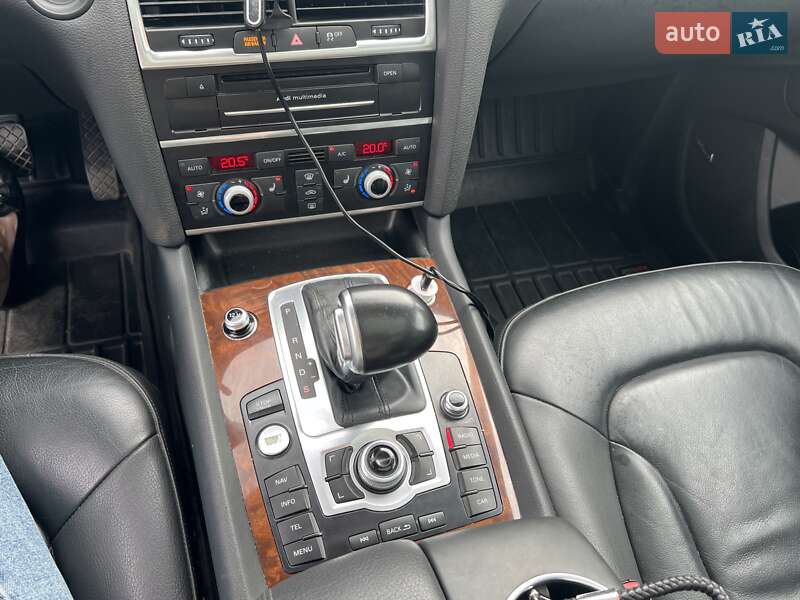 Внедорожник / Кроссовер Audi Q7 2015 в Киеве