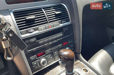 Внедорожник / Кроссовер Audi Q7 2009 в 