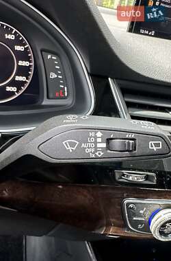 Внедорожник / Кроссовер Audi Q7 2016 в 