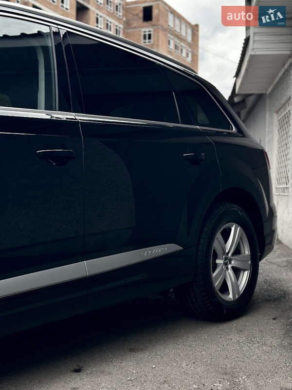 Внедорожник / Кроссовер Audi Q7 2017 в Киеве