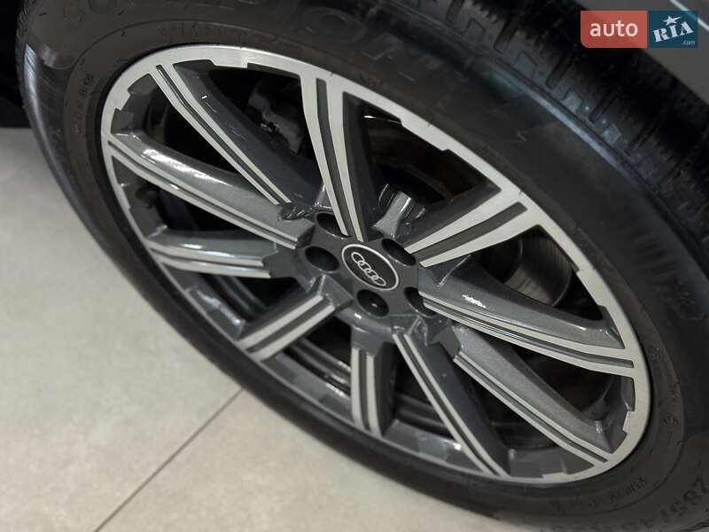 Позашляховик / Кросовер Audi Q7 2021 в Тернополі