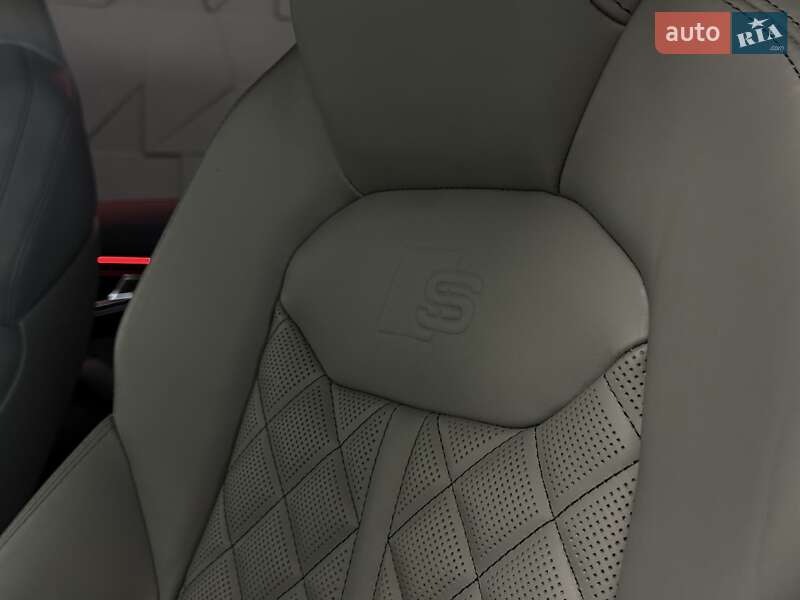 Позашляховик / Кросовер Audi Q7 2021 в Тернополі