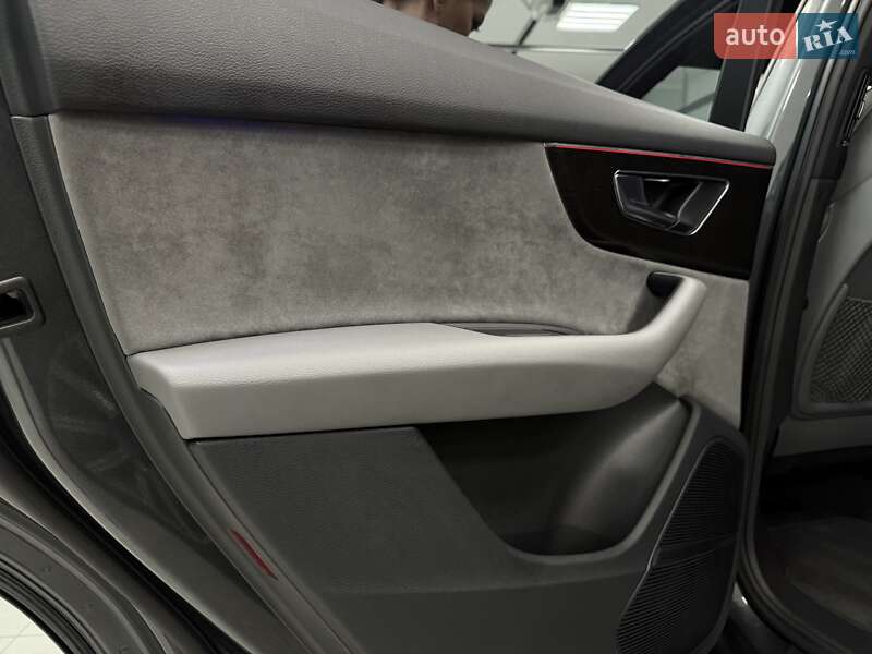 Позашляховик / Кросовер Audi Q7 2021 в Тернополі