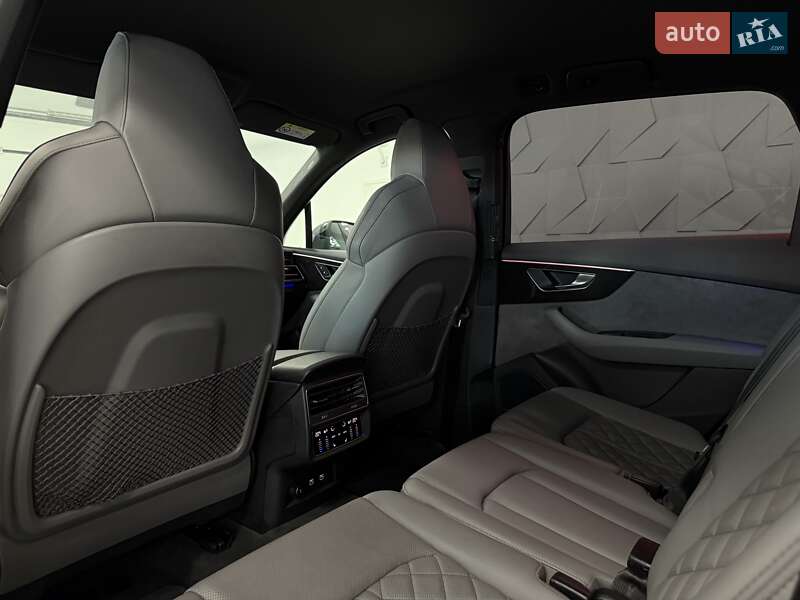 Позашляховик / Кросовер Audi Q7 2021 в Тернополі