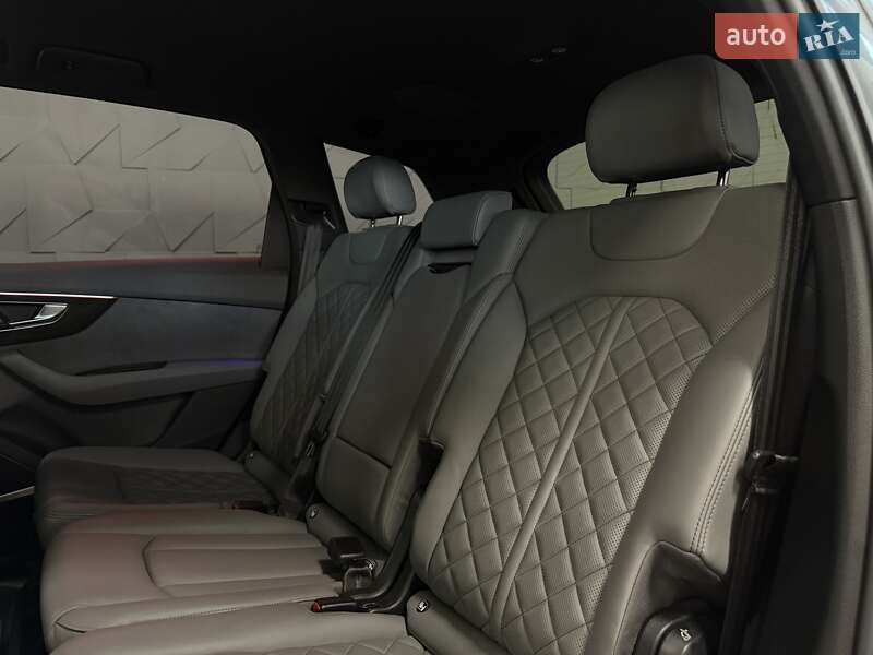 Позашляховик / Кросовер Audi Q7 2021 в Тернополі
