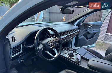 Внедорожник / Кроссовер Audi Q7 2017 в 