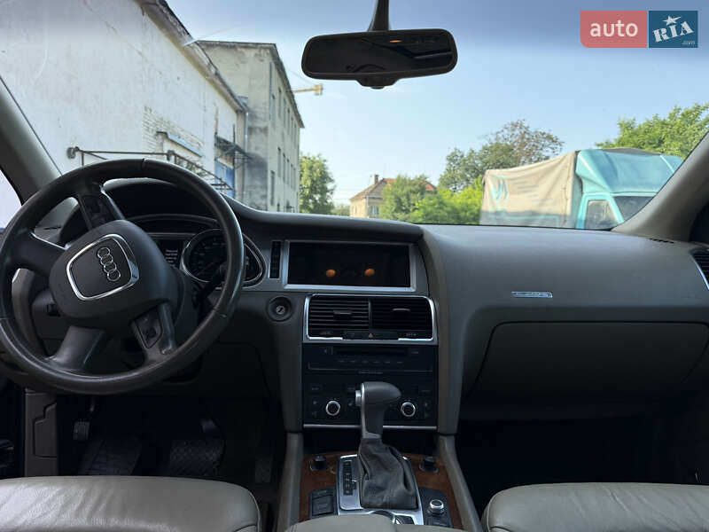Позашляховик / Кросовер Audi Q7 2009 в Ужгороді