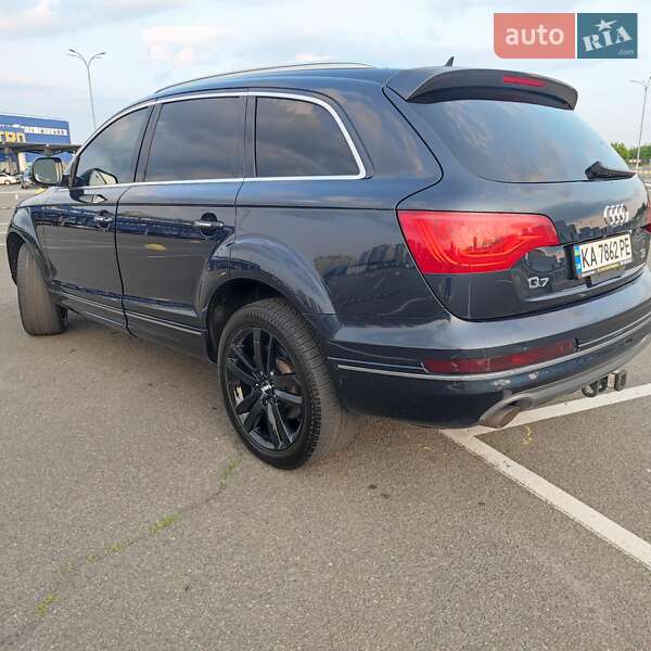 Внедорожник / Кроссовер Audi Q7 2010 в Киеве