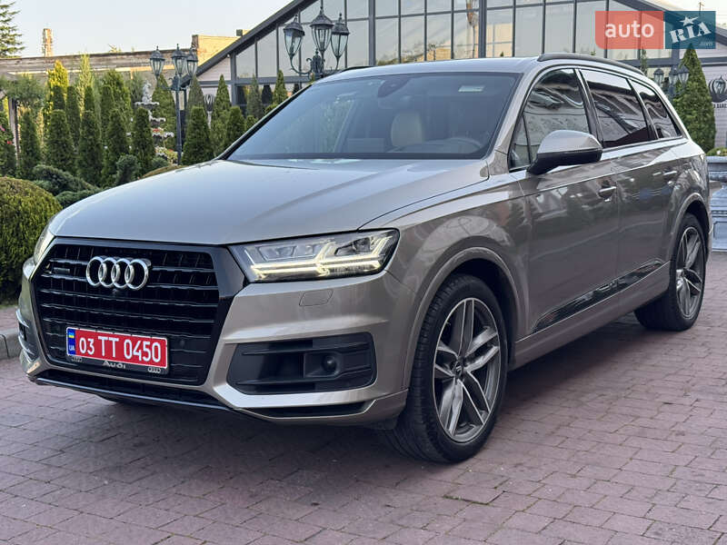 Позашляховик / Кросовер Audi Q7 2017 в 