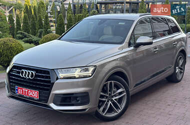 Позашляховик / Кросовер Audi Q7 2017 в 