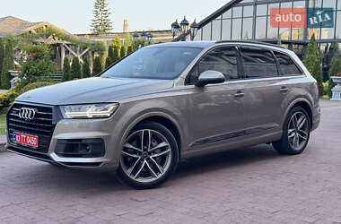 Позашляховик / Кросовер Audi Q7 2017 в 