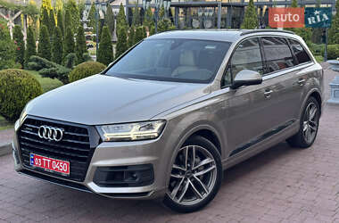 Позашляховик / Кросовер Audi Q7 2017 в 