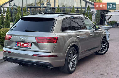 Позашляховик / Кросовер Audi Q7 2017 в 