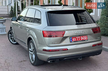 Позашляховик / Кросовер Audi Q7 2017 в 