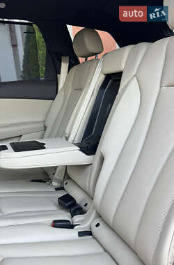 Позашляховик / Кросовер Audi Q7 2017 в 