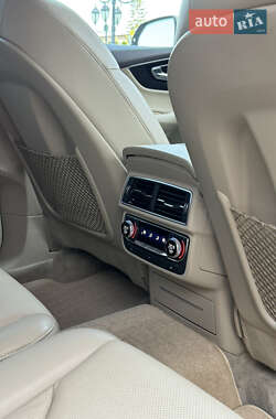 Позашляховик / Кросовер Audi Q7 2017 в 