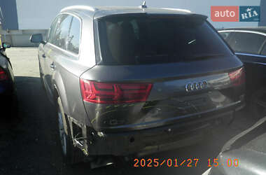 Внедорожник / Кроссовер Audi Q7 2016 в 