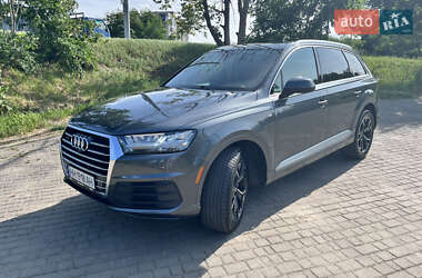 Внедорожник / Кроссовер Audi Q7 2016 в 