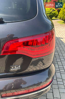 Внедорожник / Кроссовер Audi Q7 2014 в 