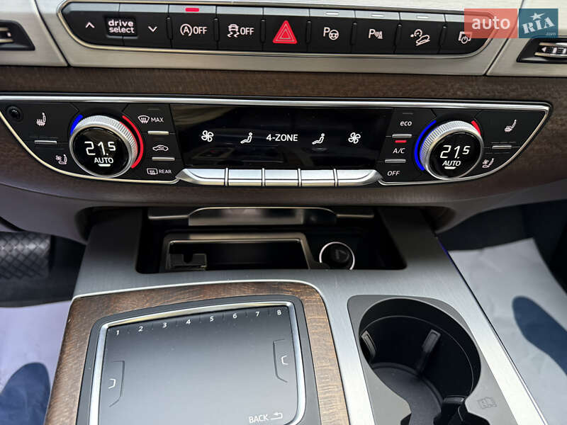 Внедорожник / Кроссовер Audi Q7 2019 в Киеве